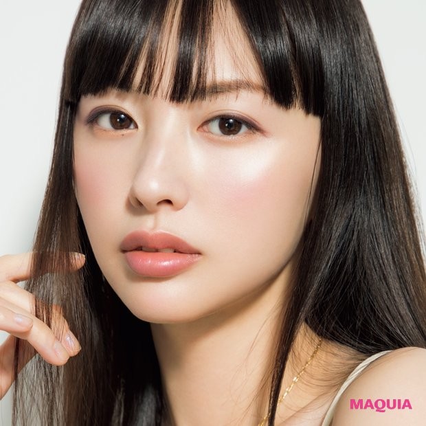 鈴木えみの透明感はどこから スキンケアも食事もシンプルさが大事 Maquiaメイク