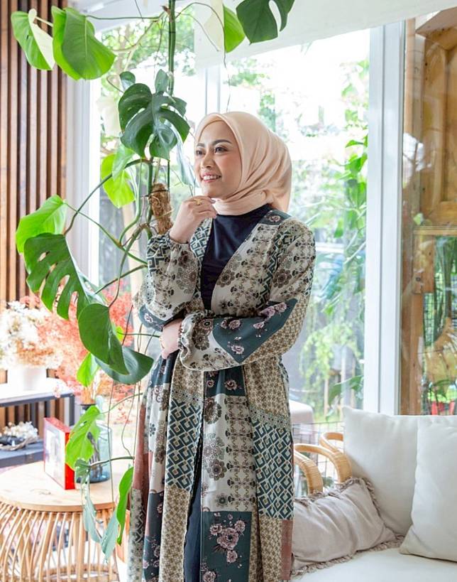 Inspirasi Gaya Hijab Chic Untuk Lebaran Ala Rachel Vennya Line Today Line Today