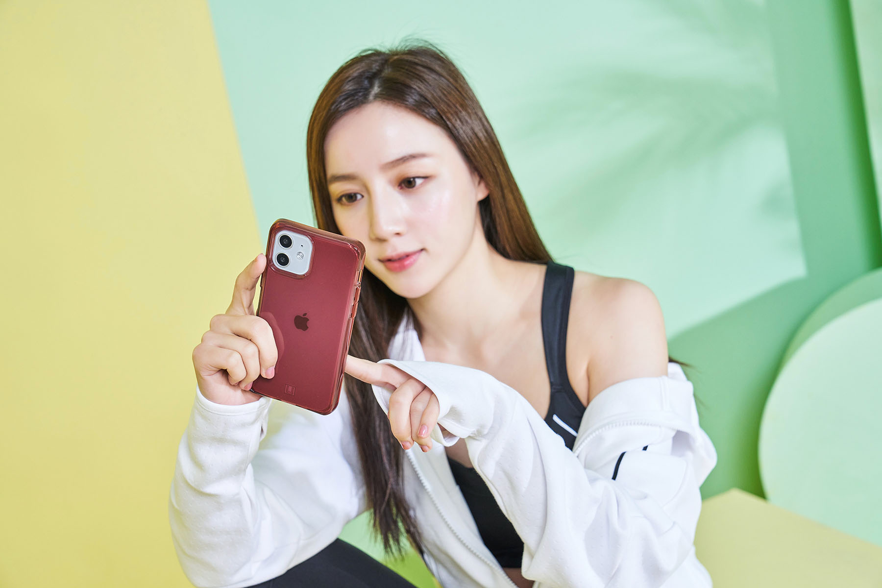 手機保護殼早已躍升為重要的時尚配件之一，而 UAG 耐衝擊保護殼系列的多樣化設計，正是為每一個獨特的使用者匠心打造。