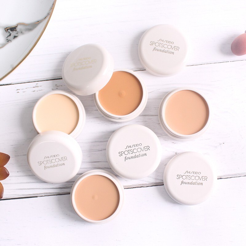 此款遮瑕膏，產品本身是霜狀粉底膏，可以當作遮瑕膏用，分別有S款全臉用系列、H款局部用系列。 商品介紹： S系列：是可以作為全臉用的粉底膏，觸感柔和、易於塗抹，一點點就能塗好多地方，遮瑕度也夠，全方位的