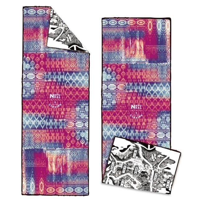 - 有機無毒認證水性油墨，使用高科技熱昇華技術印刷。 - 快速乾燥、防滑耐磨，雙面風格使用設計。 - 100%環保無毒材質，並採用公平交易聯盟手動縫邊。 - 不論Ashtanga或熱瑜珈等高汗量下，皆