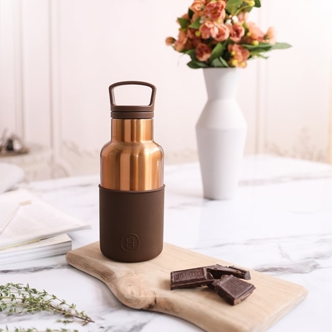 超高品質 符合瑞士SGS安全標準採用美國專利 Tritan 材質不含 BPA (酚甲烷/雙酚A) 等有害物質 不起化學變化容易清洗、更耐腐蝕讓您健康喝水。 杯口緩衝設計 HYDY系列水瓶使用雙層杯口設