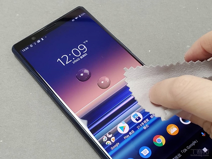 防疫別忘清潔手機！酒精擦拭手機可以嗎？