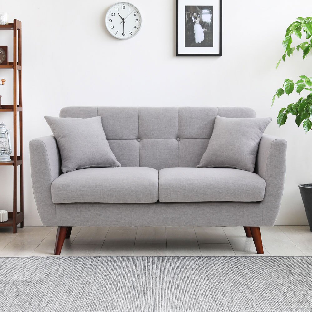 打造優質居家都會氛圍蓬柔背靠，舒適體驗舒適的大面積椅座設計