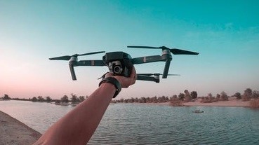 2019熱門空拍機、無人機推薦：dji、Parrot派諾特