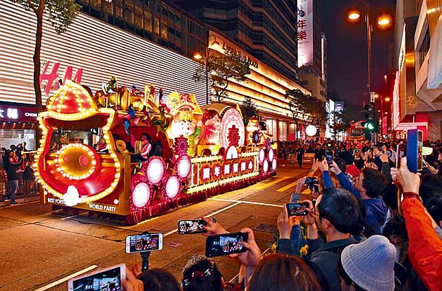 春節花車巡遊變身大型嘉年華