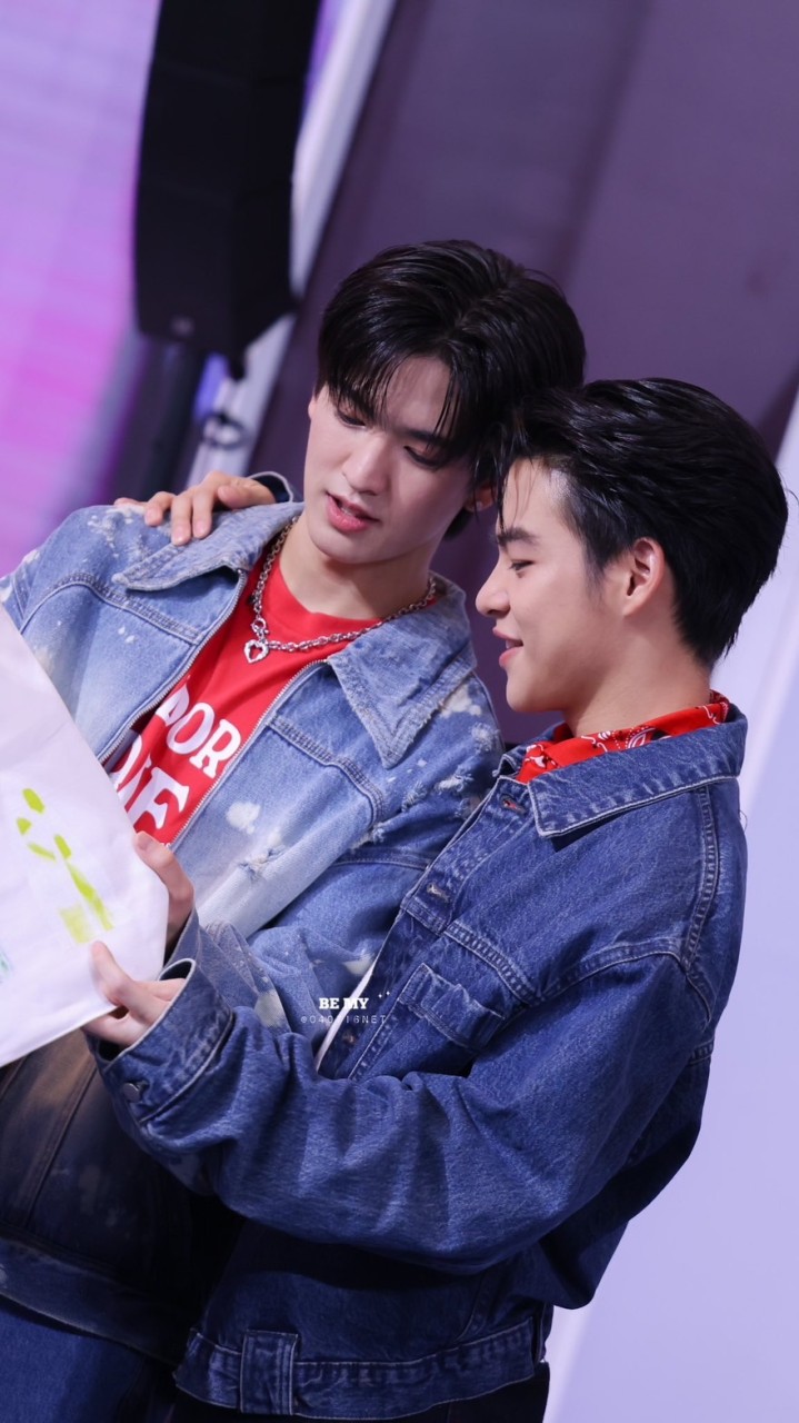 หมอนข้างของมาร์คจินวุค🦖🥹