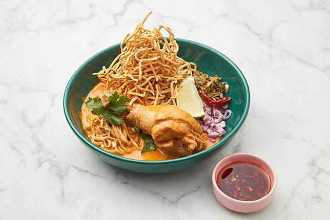 泰北雞肉咖哩蛋麵(圖片提供/ Lady nara曼谷新泰式料理-台北南港CITYLINK店)