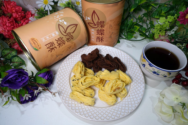 千層蛋捲推薦-38熊蝶蝶酥,團購美食台北伴手禮,包裝可客製化的手工蛋捲,適合當婚禮小物、彌月禮、公司團體贈品的好吃宅配美食