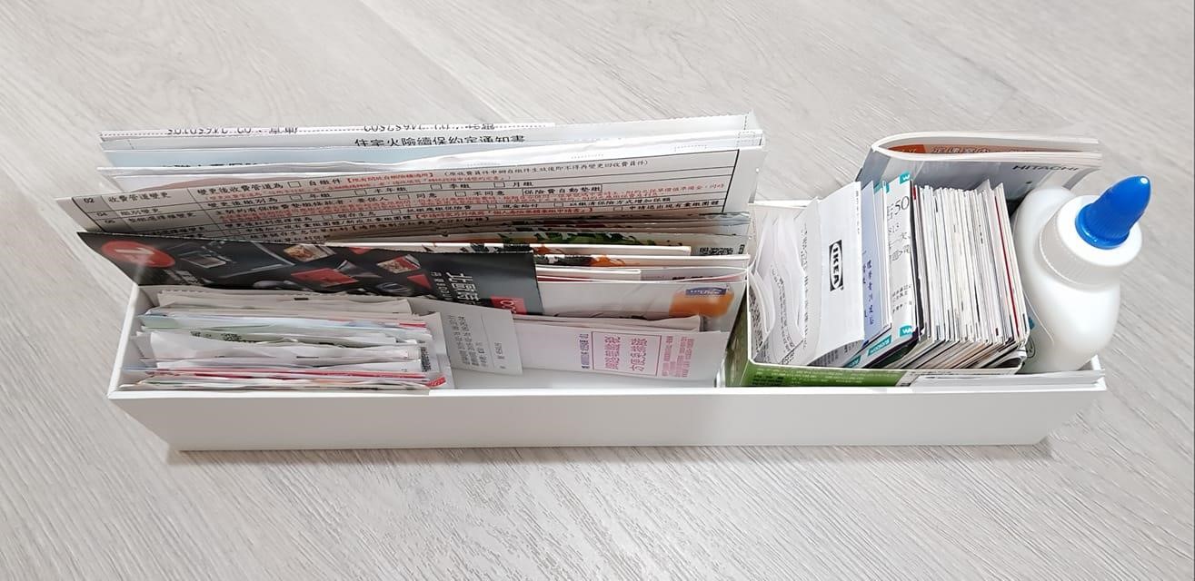 網友李國蘭在網路上分享她用牙線盒、牙膏盒收納的做法