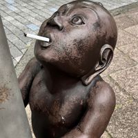 か弱いです