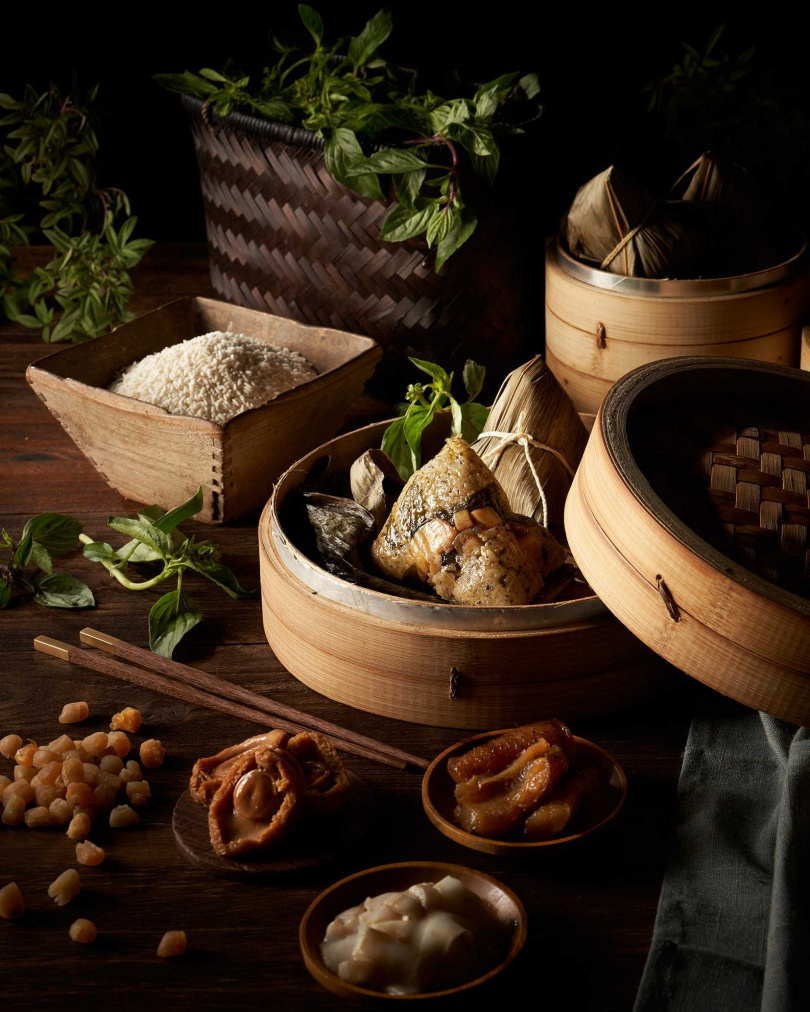 共有七款口味的「天成御粽禮盒」，葷、素、甜、鹹兼具，能滿足每個挑惕的胃。（圖片提供／天成飯店集團）