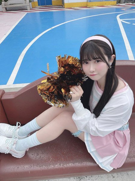 Jams Collection・一宮彩夏、チアガール衣装と純白ビキニのオフ