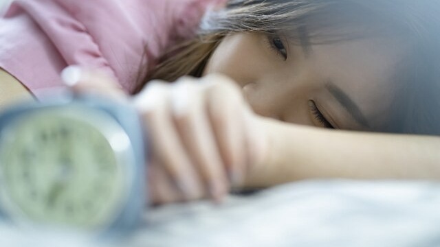 寝ても寝ても眠いのは異常？ 強い眠気は「心の病気」が原因の場合も？【医師が解説】(All About)
