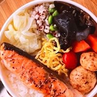 誠品480美威鮭魚便當群（04）2251  -6334