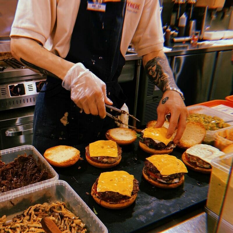 Everywhere burger club漢堡俱樂部｜廚房環境