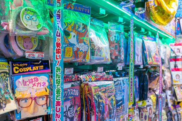 アウトドアグッズにおもちゃまで 新しい ドン キホーテ枚方店 の2階のようす 枚方つーしん