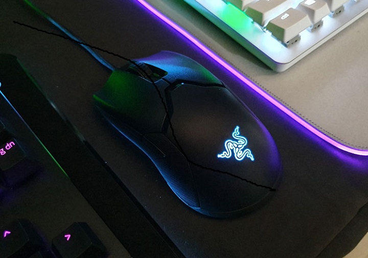 Razer Blade Stealth 13 全球最最輕薄電競筆電登台，同步展示 Viper 電競滑鼠、Huntsman TE 電競鍵盤