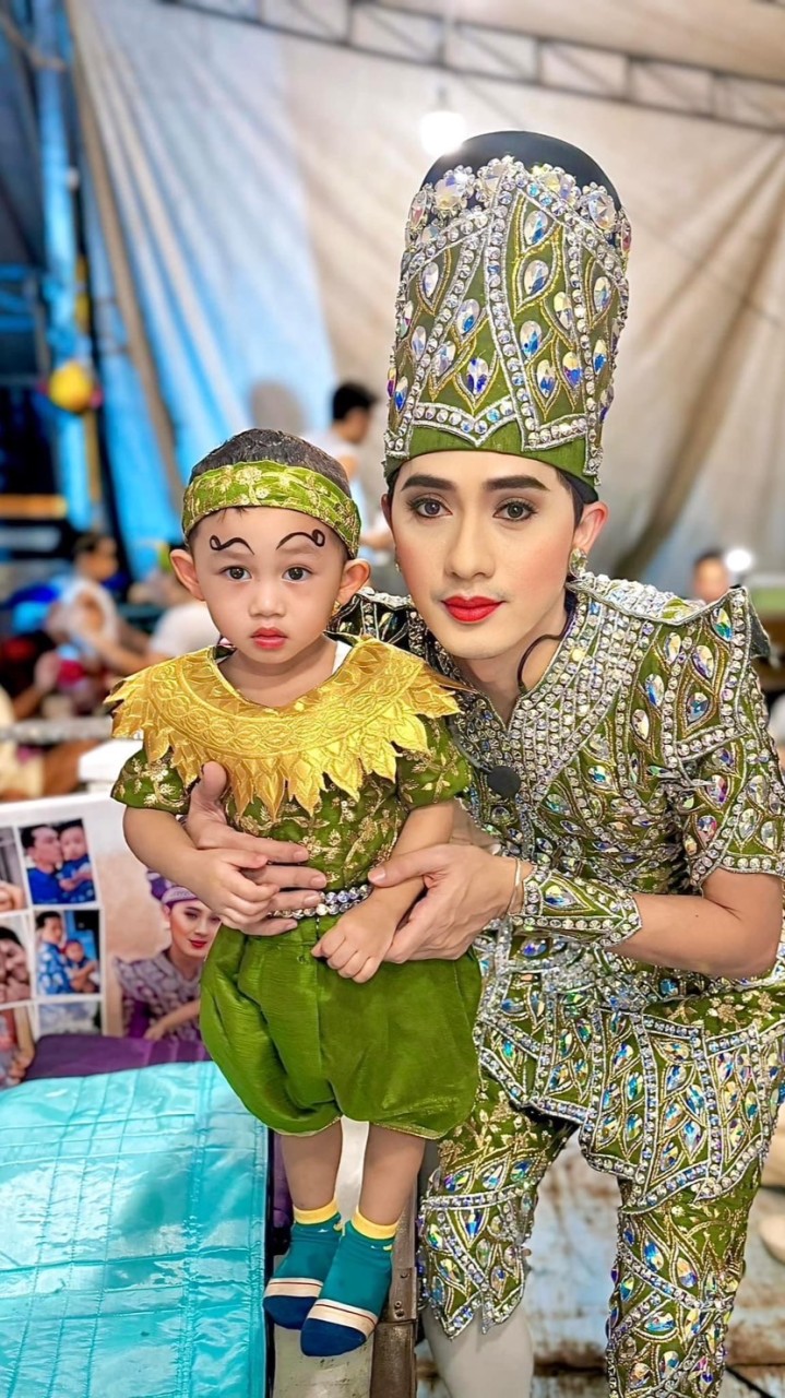 บ้านมนต์เสกพระเอกหลานอา