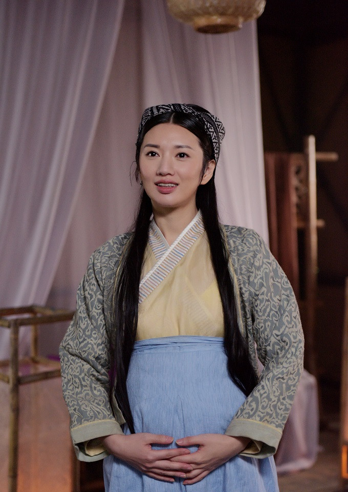 《以家人之名》演員古裝vs時裝：苑冉(賀梅)《傾世妖顏》