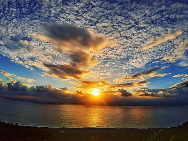 ▲屏東賞夕陽景點-關山。 （圖／IG @pan_nini.320）