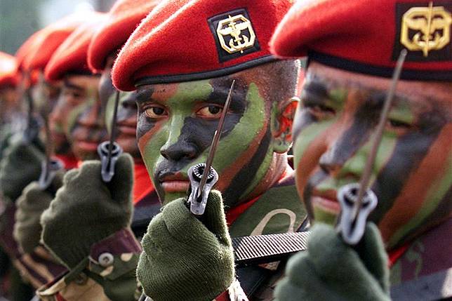 Jauh Dari Dunia Hiburan 5 Anak Artis Ini Memilih Menjadi Anggota TNI Polri, Siapa Sajakah Mereka?