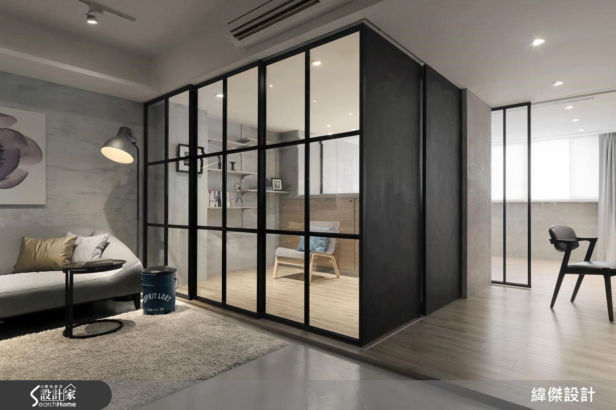 想要擁有專屬空間，卻不想因為隔間牆犧牲採光，最適合利用玻璃拉門取代隔間牆面，隨時創造無光阻的彈性空間。