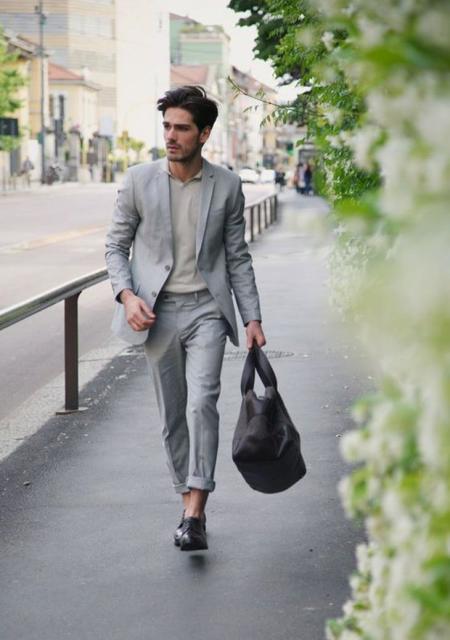 俐落剪裁的西裝外套能展現成熟品味