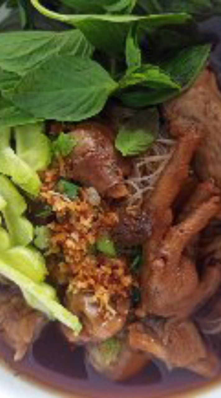 ร้านพี่ออ ก๋วยเตี๋ยวไก่มะระ & ส้มตำ