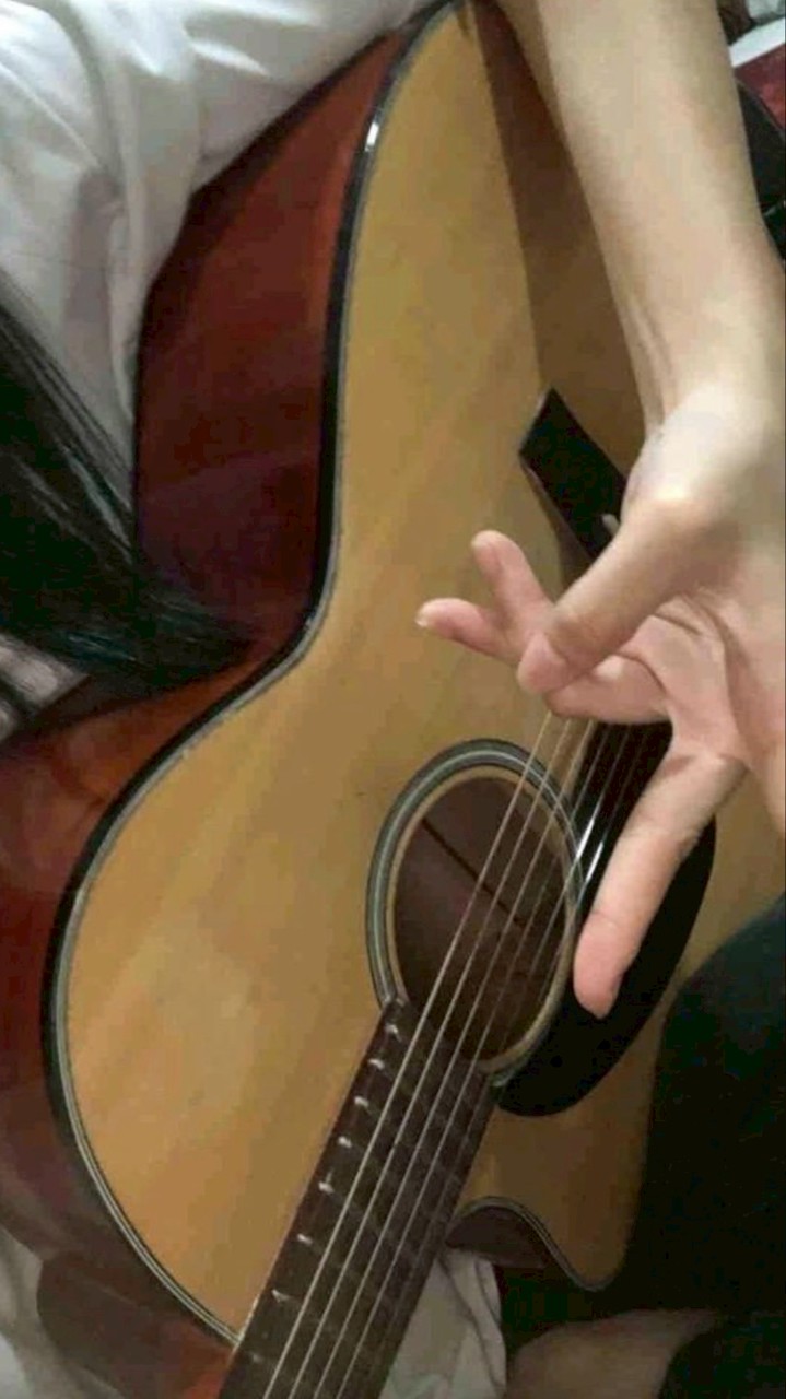 ギター楽しく弾けるようになりたい人〜
