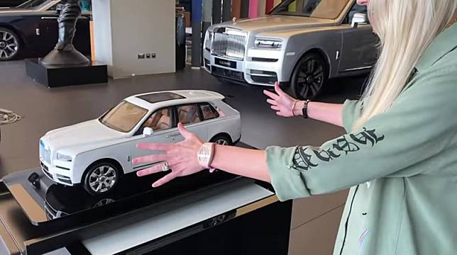 Miniatur Rolls Royce Cullinan Ini Seharga Mitsubishi Pajero Sport