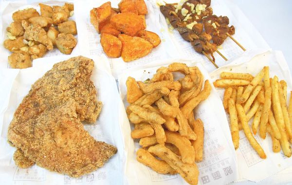 【三重美食】噴汁炸雞-1元硬幣厚度的厚切爆汁雞排 【三重美食】噴汁炸雞-1元硬幣厚度的厚切爆汁雞排