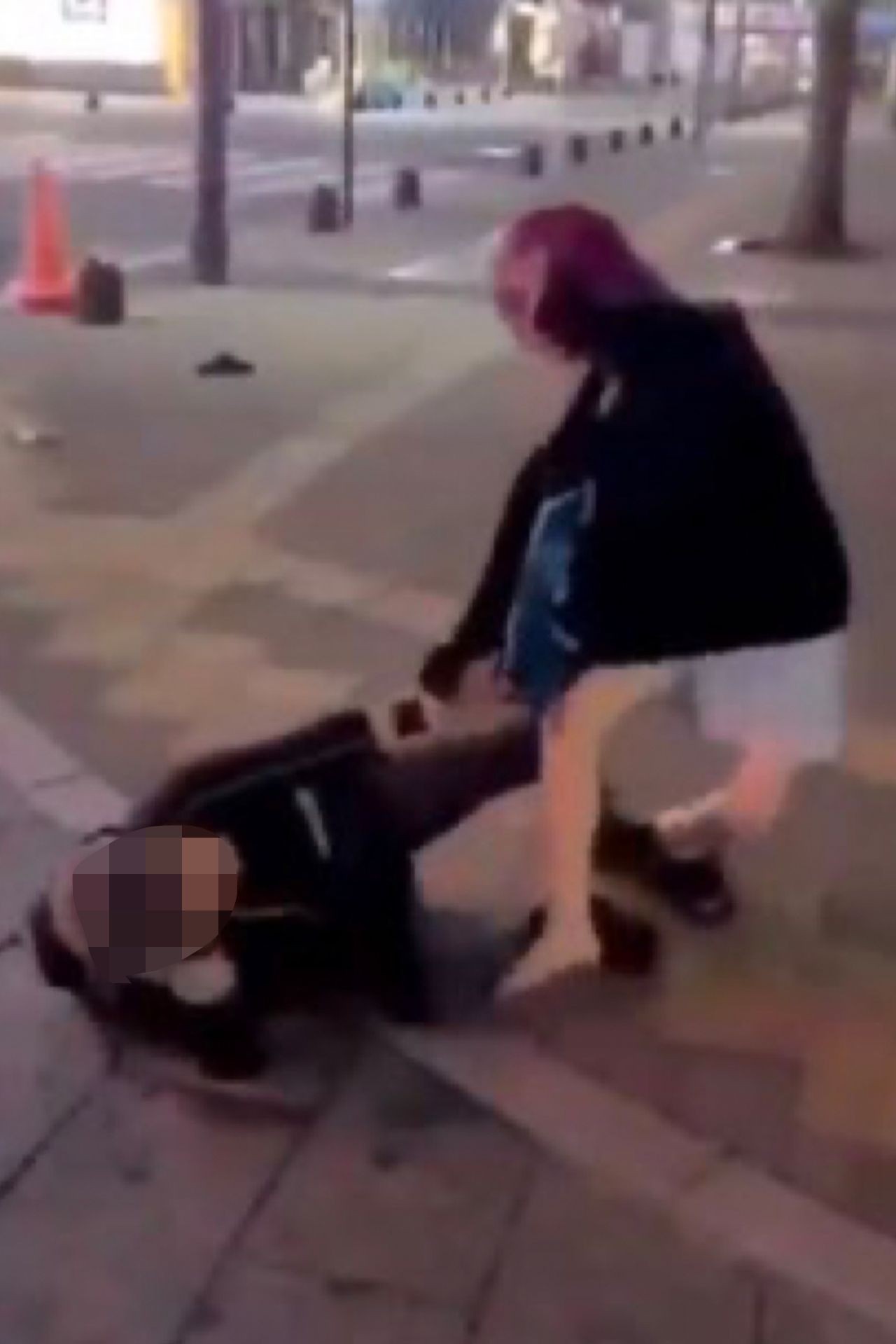 ホームレス暴行少年が逮捕 死の匂い漂う トー横 の闇