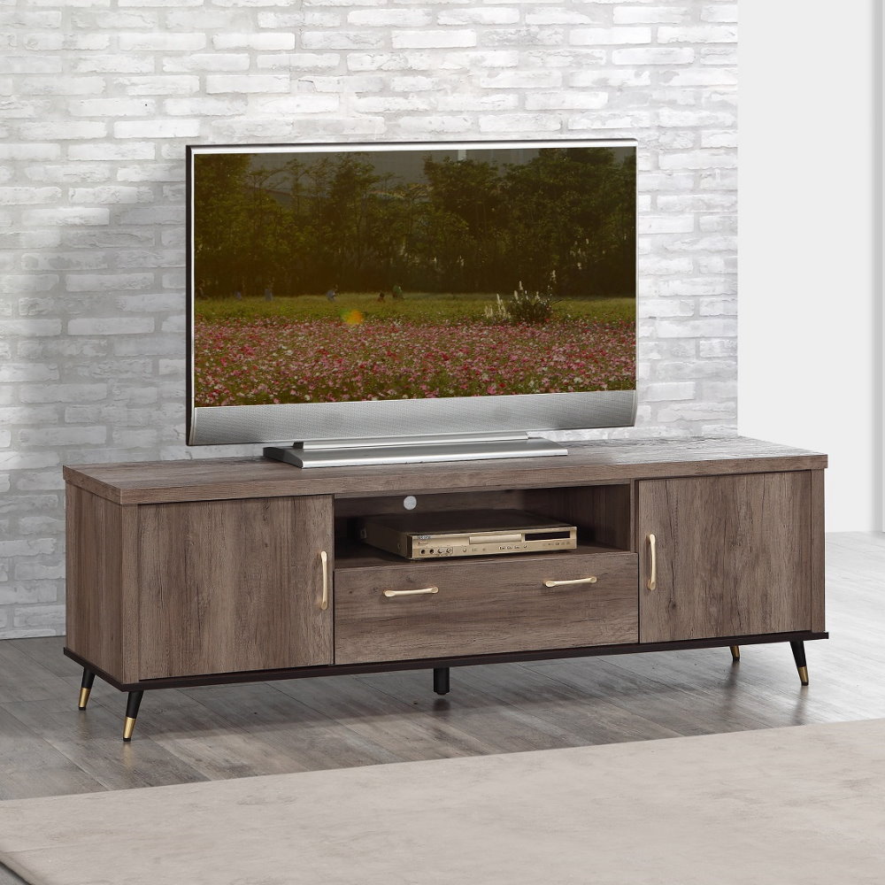 全木心板採用鋼刷浮雕耐磨同壓木紋符合標準低甲醛木心板電視櫃門內均有固定隔板一片木門油壓緩衝後鈕靜音鋼珠滑軌金色造型手把金色鐵製腳座背板美背處理客廳擺放更增添美感。時尚美觀，簡單方便，好收納。專人運送到