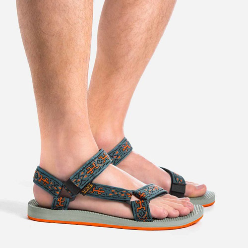 【本鞋無半碼，鞋碼為半碼者建議依平常尺碼加半碼購買】TEVA 復刻創業30年經典版，最受歡迎的鞋款之一，美國進口，專業水陸兩用系列，透氣、快乾，經典尼龍織帶機能涼鞋款，大膽創意多色系搭配，適合帆類運動