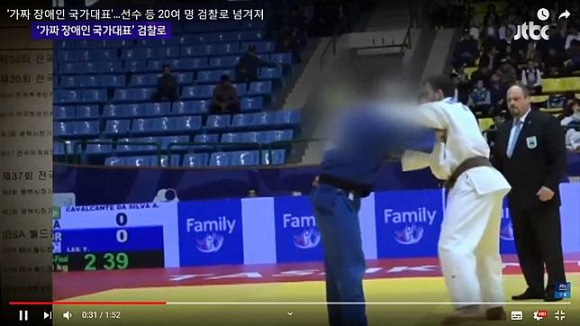李選手(左)被發現裝瞎參加亞洲殘疾人運動會。