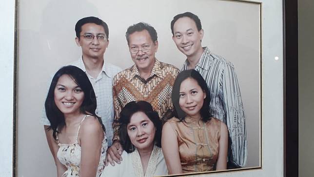 Istri Mendiang Henky Solaiman Ikhlas Akan Kepergian Suami Tercinta Cumicumi Com Line Today