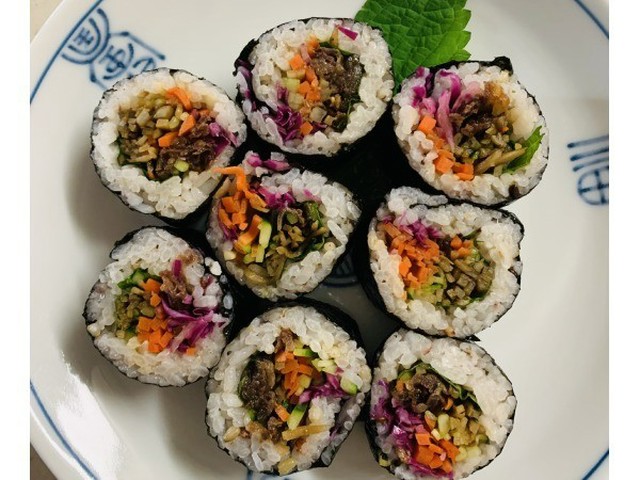 韓国カルチャー大好き主婦がおすすめする、野菜たっぷりキムパ（キンパ）の作り方（ハルメク365）