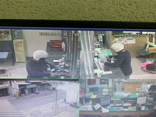 搶匪持刀挾持志工　郵局經理丟錢救人