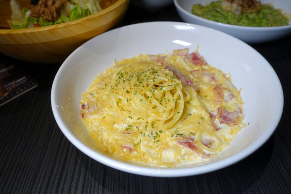 台北餐酒館聚餐-Elfin精靈餐酒館，超好拍IG網美餐酒館，水準之上的酒吧餐點，調酒超好喝的台北酒吧餐廳，台北調酒餐廳推薦