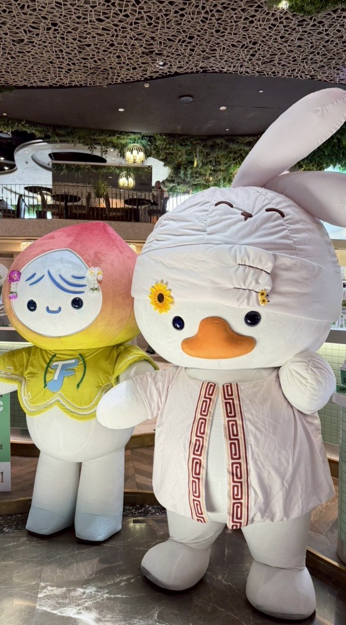 ยัยน้องโอ๋เอ๋ก๊าบๆๆกับน้องเรนนี่ปุ้งแป้ว แห่งไทยแลนด์