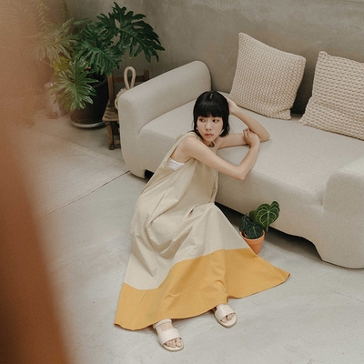 QUEENSHOP 簡約撞色拼接裙襬無袖洋裝【01085963】＊現+預＊