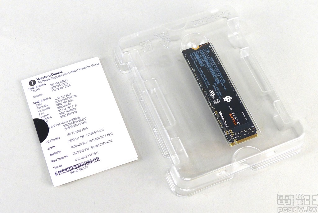 盒裝內容為 WD Black SN750 NVMe SSD 1 個，以及 1 份技術支援與保固資訊說明書，系統資料轉移軟體與 SSD 管理監控程式均於官網下載