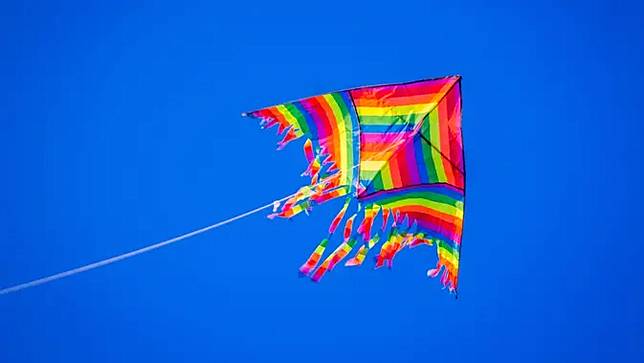 9 Arti Mimpi Bermain Layang-Layang, Pertanda Rindu Kenangan Masa Lalu |  Fimela | Line Today