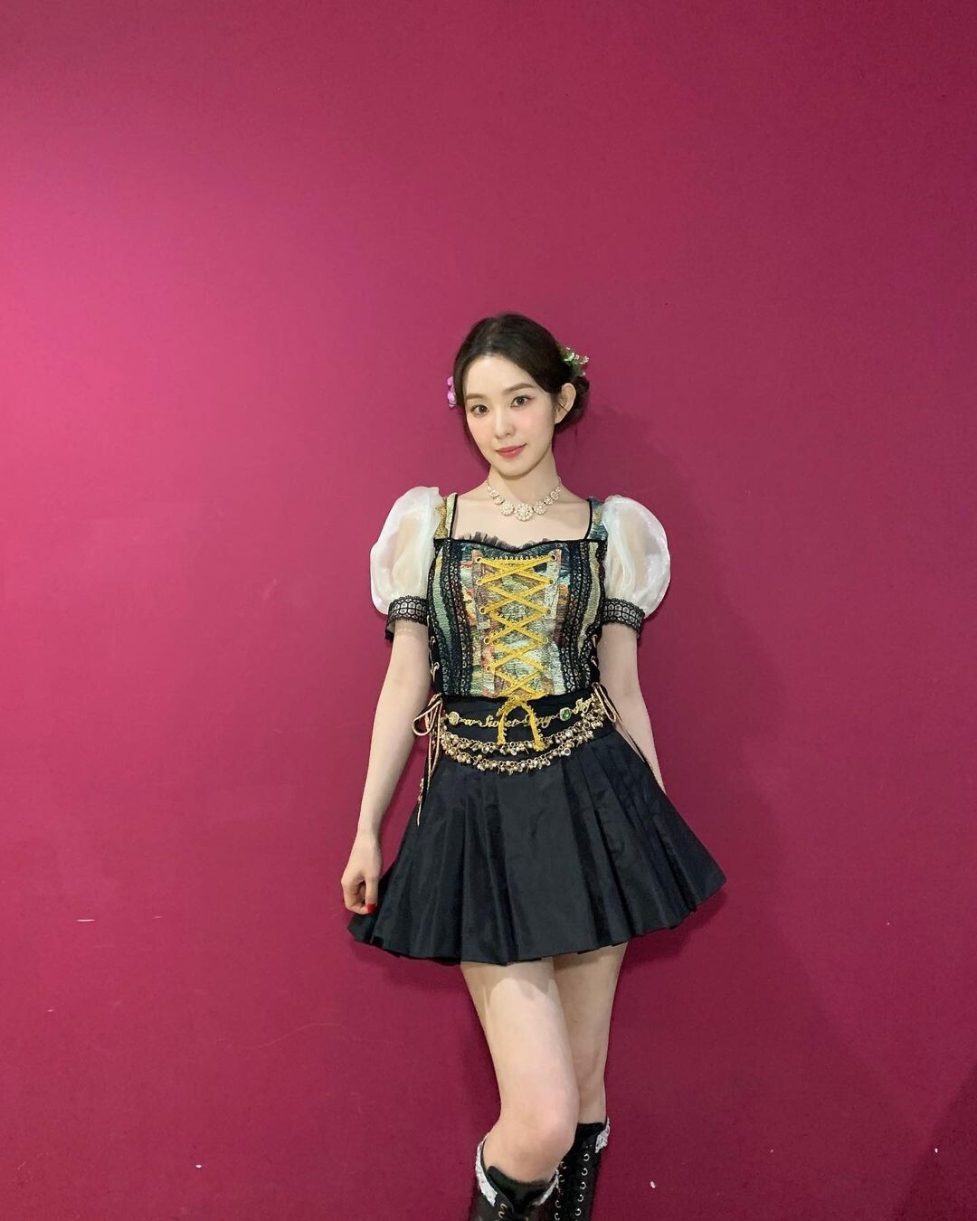 獲得月品牌排名一位數最多的六位女偶像，她三倍斷層冠26個月，全韓國最紅的女人！