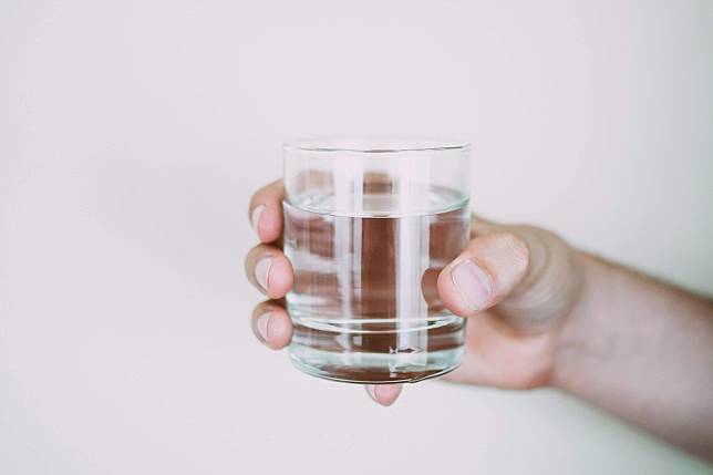 5個正確的喝水方式 改善身體機能 喝出健康