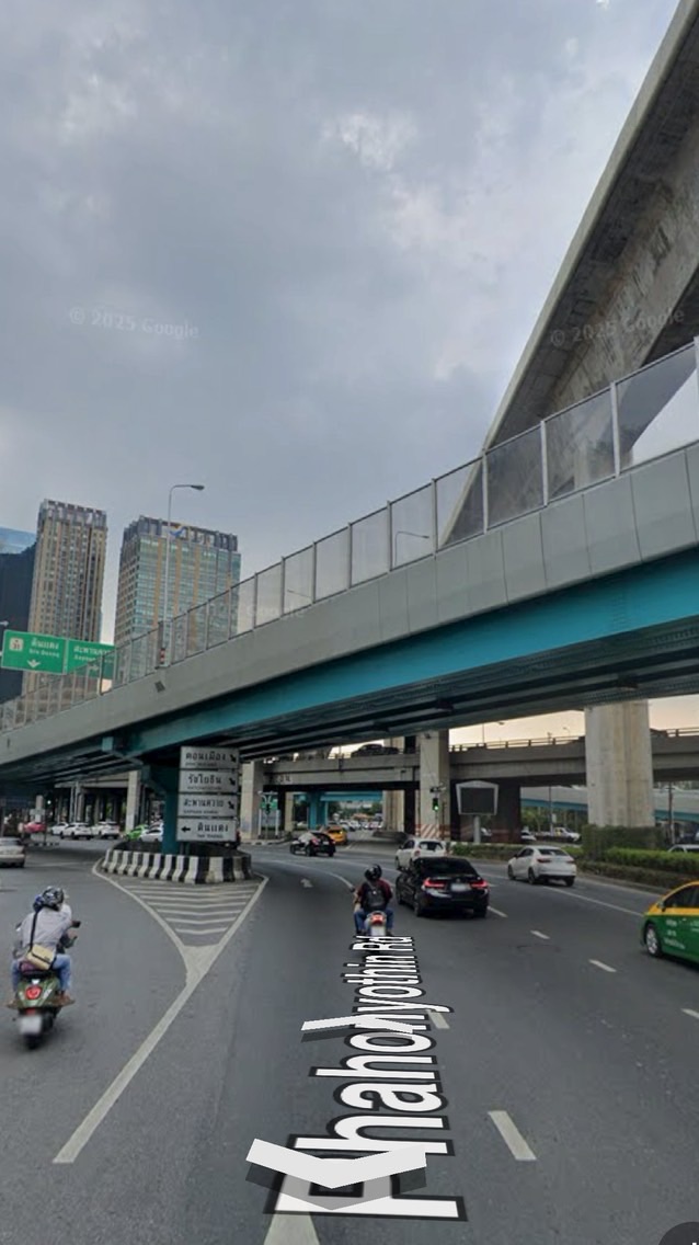 ห้าแยกลาดพร้าวการดีล