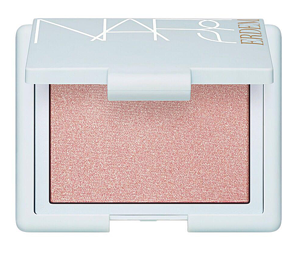 珍珠絲緞般的微光澤同時又極為顯色的全新限量腮紅