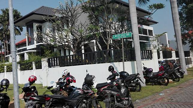 ™ Markas 93 WNA Melakukan Penipuan Online Polisi Selidiki Rumah Elit di Graha Famili, 