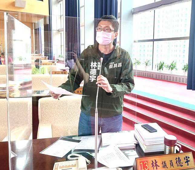 中市紅綠燈桿柱　議員：投公共意外責任險